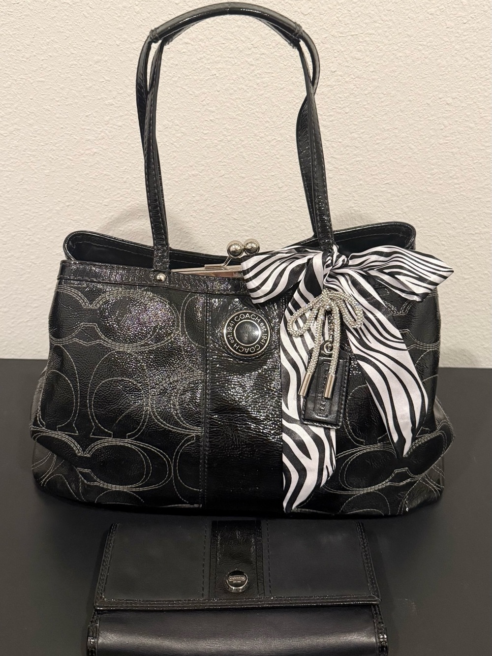 🖤 Coach Kisslock Signature C Monogram Stitched Patent Leather Bag & Wallet Set